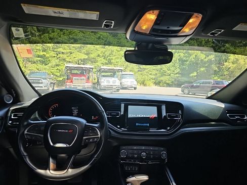 Used 2024 Dodge Durango SXT RWD image 11