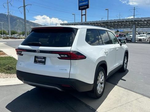 Used 2025 Toyota Grand Highlander AWD image 6