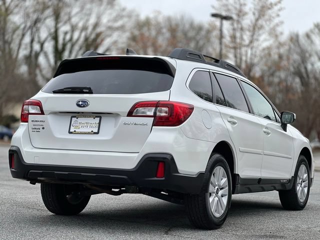 Used 2019 Subaru Outback 2.5i Premium AWD/4WD image 5