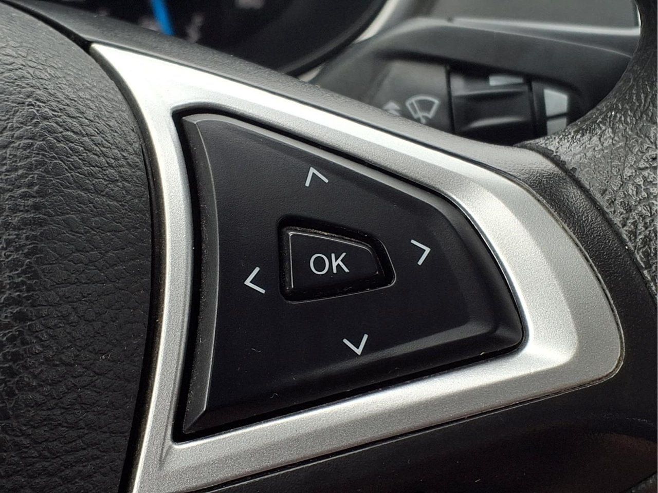 Used 2015 Ford Fusion SE FWD image 21