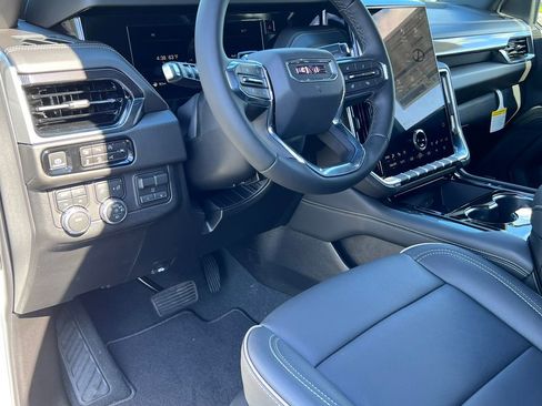 New 2026 GMC Yukon Elevation w/ Elevation Premium Package AWD/4WD image 19
