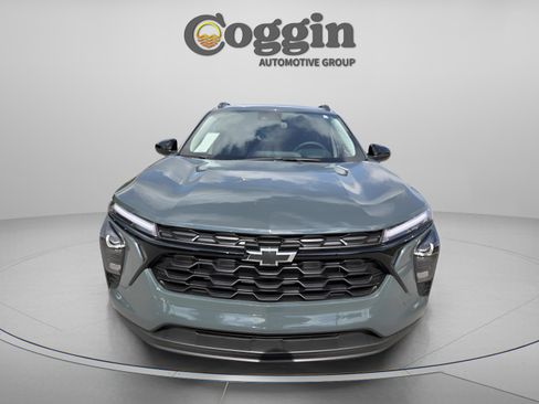 New 2026 Chevrolet Trax LT w/ Sunroof Package FWD image 8