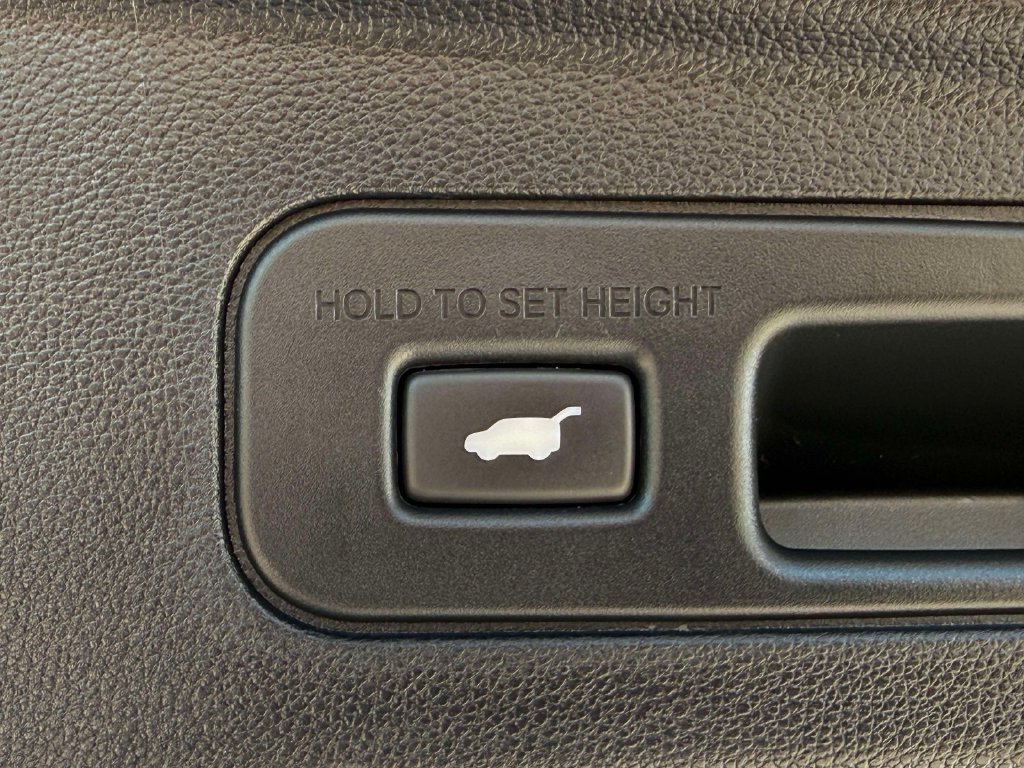 Certified 2023 Acura MDX w/ Technology Package FWD image 10