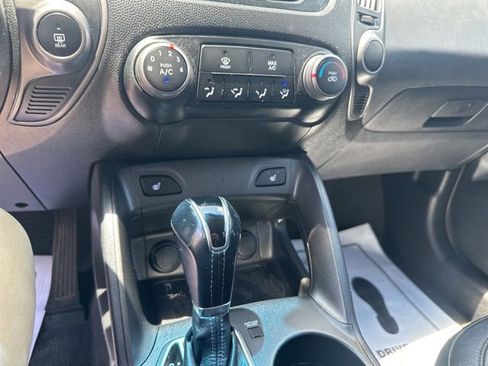 Used 2015 Hyundai Tucson SE FWD image 36