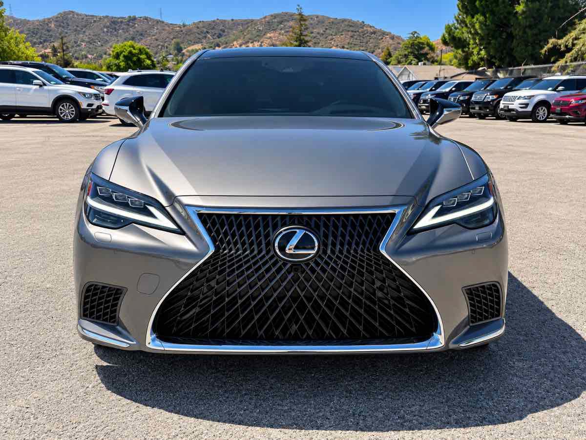 Used 2023 Lexus LS 500 AWD w/ Executive Package image 2