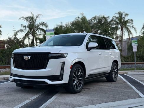 Used 2021 Cadillac Escalade Sport Platinum image 3