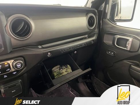 Used 2022 Jeep Wrangler Unlimited Sport AWD/4WD image 22