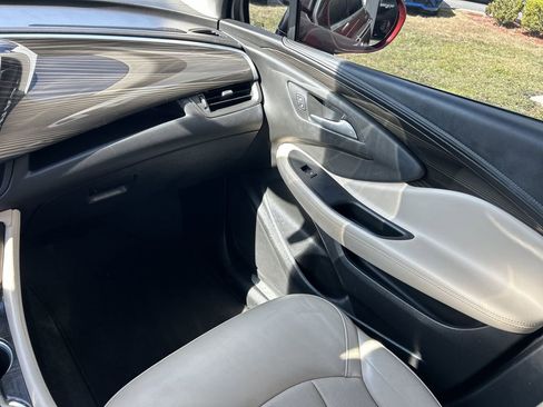 Used 2020 Buick Envision Essence image 17