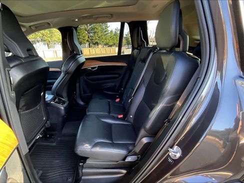 Used 2023 Volvo XC90 B6 Plus w/ Protection Package Premier image 29