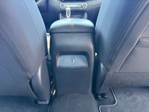 Used 2023 Nissan Sentra SR w/ Midnight Edition Package FWD image 25