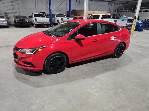 Used 2016 Chevrolet Cruze LT image 3