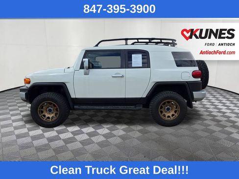 Used 2014 Toyota FJ Cruiser 4WD w/ Upgrade Package image 4