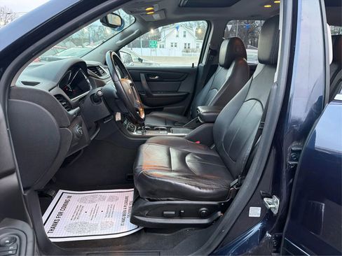 Used 2017 Chevrolet Traverse LT image 9