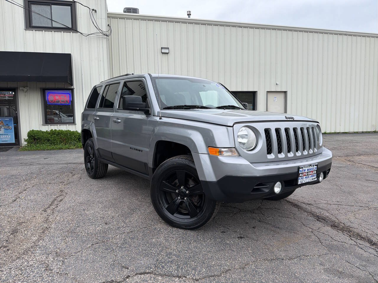 Used 2015 Jeep Patriot Sport w/ Power Value Group AWD/4WD image 8