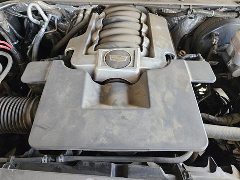 Used 2016 Cadillac Escalade Platinum image 32