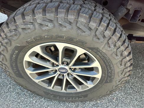 Used 2019 Ford F150 XLT AWD/4WD image 4