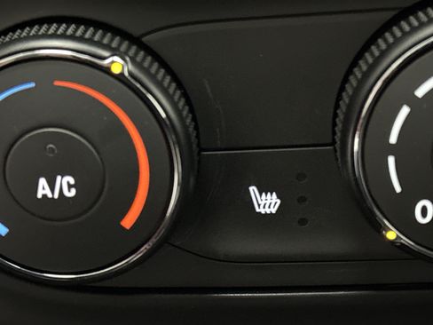 New 2026 Chevrolet Trax LS w/ LS Convenience Package FWD image 32