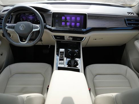 Certified 2025 Volkswagen Atlas SEL image 10