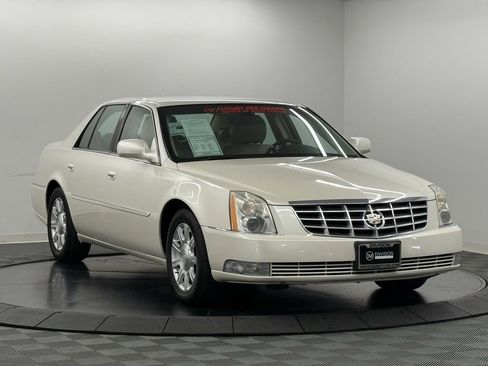 Used 2011 Cadillac DTS image 5