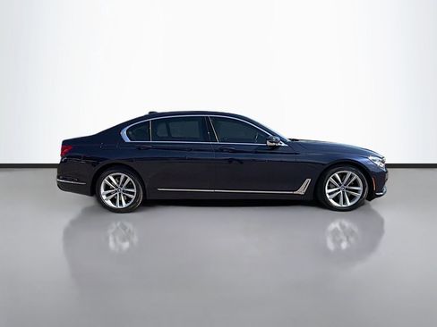 Used 2016 BMW 750i image 2