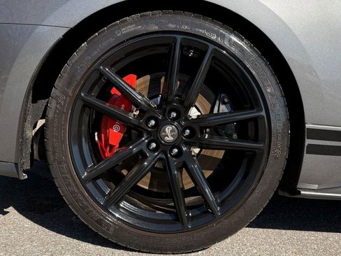 Used 2021 Ford Mustang Shelby GT500 w/ Technology Package image 11