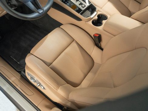 Certified 2026 Porsche Macan AWD/4WD image 14