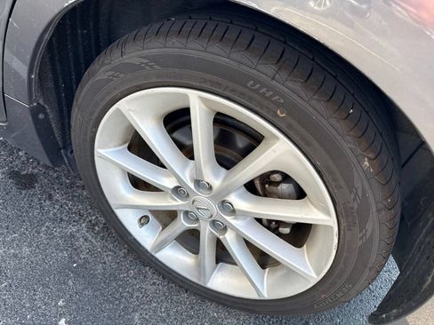 Used 2012 Lexus CT 200h Premium w/ Leather Pkg FWD image 11