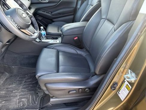 Used 2025 Subaru Ascent Limited w/ Popular Package #2 AWD/4WD image 9