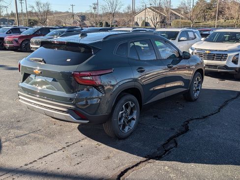 New 2026 Chevrolet Trax LT w/ Driver Confidence Package image 8