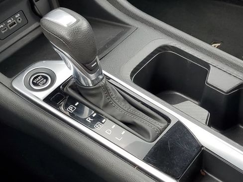 Used 2024 Nissan Sentra SV FWD image 18