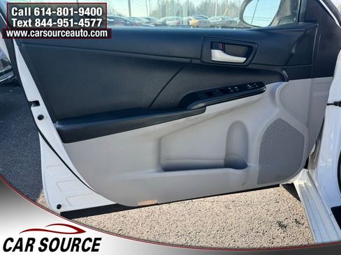 Used 2012 Toyota Camry LE image 11