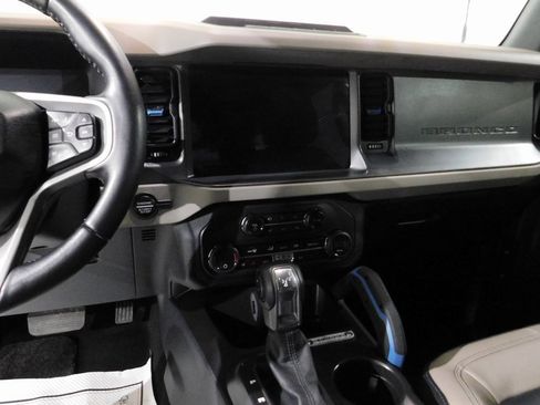 Used 2024 Ford Bronco Wildtrak image 44