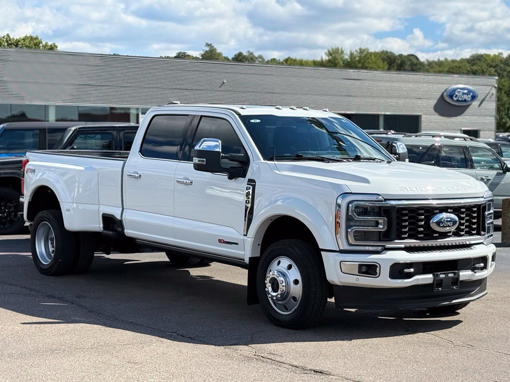 Certified 2023 Ford F450 Platinum w/ FX4 Off-Road Package AWD/4WD image 35