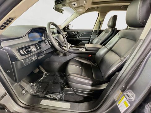 Used 2023 Lincoln Aviator AWD w/ Premium Package image 21