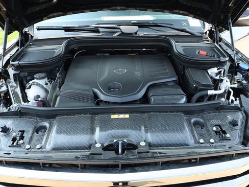 New 2025 Mercedes-Benz GLS 450 4MATIC image 16