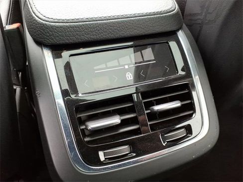 Used 2018 Volvo XC90 T6 Momentum w/ Convenience Package image 12