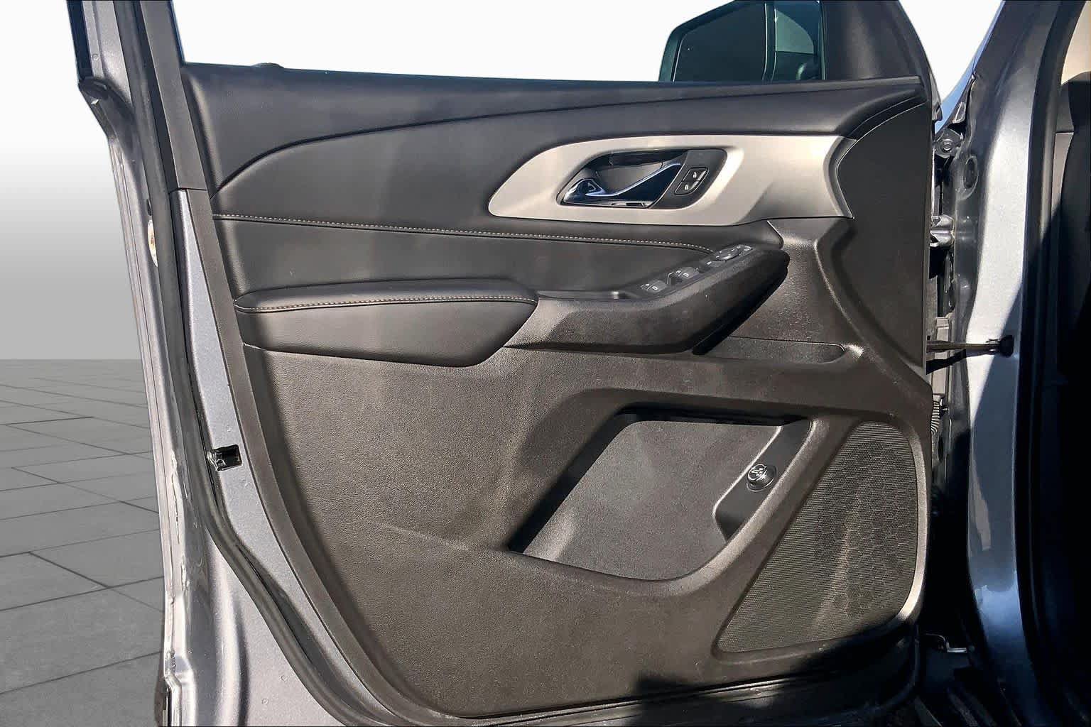 Used 2021 Chevrolet Traverse LT w/ LPO, Floor Liner Package AWD/4WD image 20