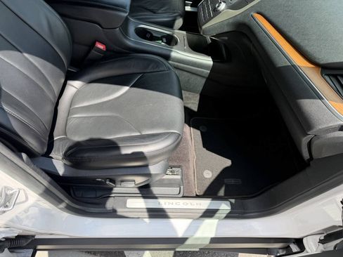 Used 2017 Lincoln MKC Reserve AWD/4WD image 19