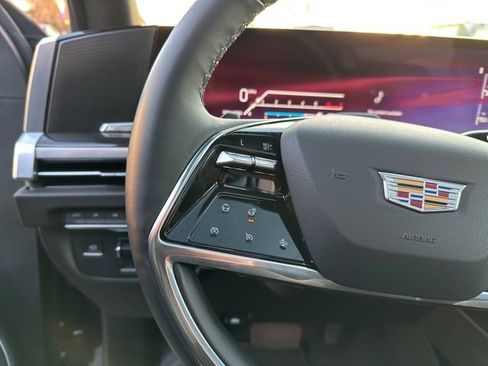 Used 2025 Cadillac Escalade Premium Luxury image 42