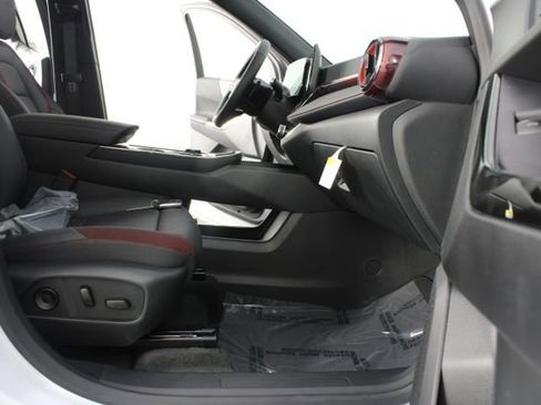 New 2026 Chevrolet Equinox RS w/ Convenience Package III image 23