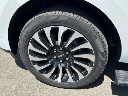 Used 2024 Lincoln Navigator Black Label image 8