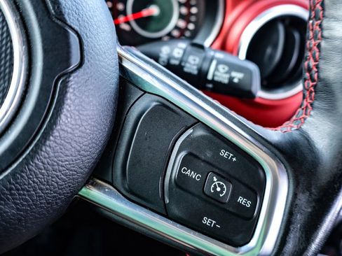 Used 2021 Jeep Wrangler Unlimited Rubicon w/ Cold Weather Group image 23