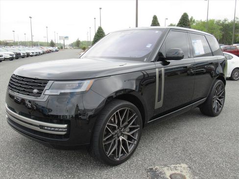 Used 2023 Land Rover Range Rover SE image 3
