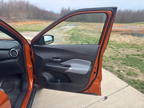 Used 2023 Nissan Kicks SR w/ SR Premium Package FWD image 27