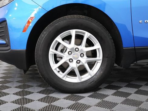 Used 2024 Chevrolet Equinox LS w/ LS Convenience Package AWD/4WD image 4