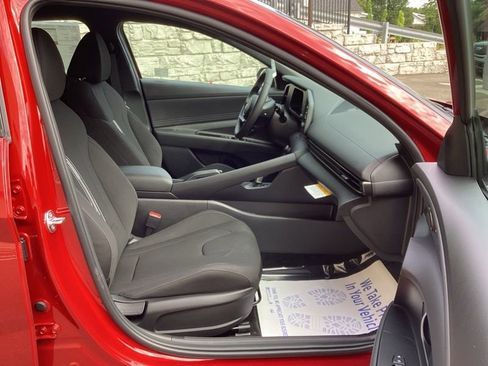 New 2025 Hyundai Elantra Sport FWD image 18