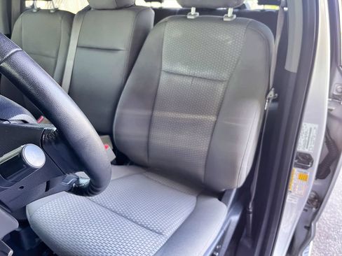 Used 2019 Ford F150 XLT w/ Equipment Group 302A Luxury AWD/4WD image 33