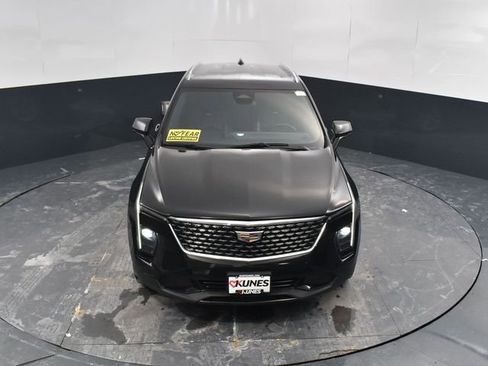 Used 2024 Cadillac XT4 Premium Luxury image 37
