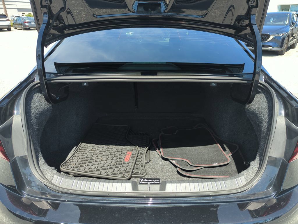 Used 2025 Volkswagen Jetta GLI Autobahn FWD image 19