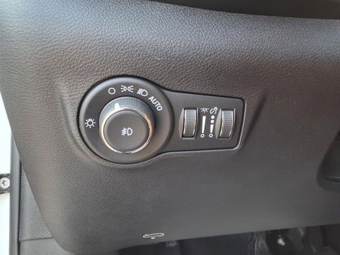 Used 2024 Jeep Compass Trailhawk image 18